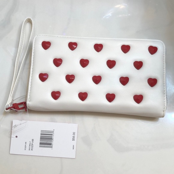 Betsey Johnson White Faux Leather & Red Heart Studded ZA Continental Wallet NWT - Picture 2 of 16